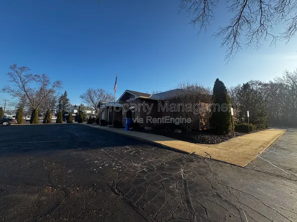 4233 Red Arrow Hwy #B, Stevensville, MI 49127