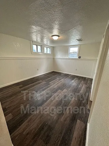 2204 9th Ave #BASEMENT Photo 1