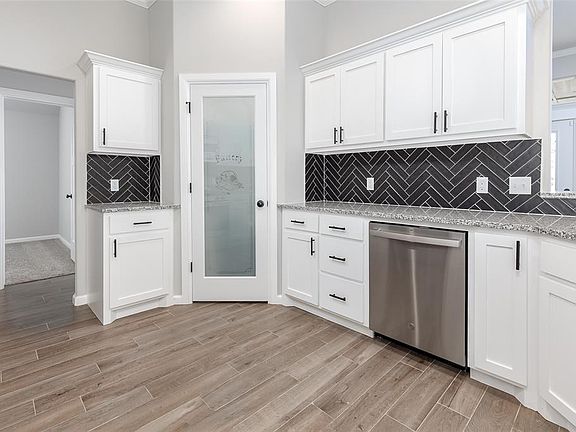 4th image of 14117 Upper Village Dr