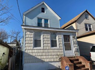 121-22 199th St, Springfield Gardens, NY 11413