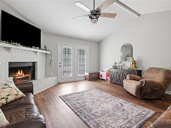 4th image of 12965 Oak Ct
