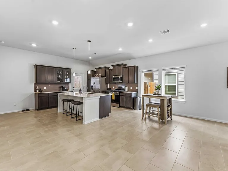 7954 Cypress Country Dr — Photo 11