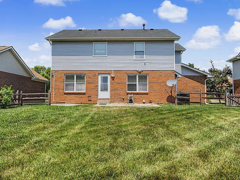 7973 Seabury Ct — Photo 49