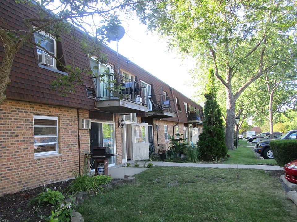 1st image of 675 Grove Dr APT 115