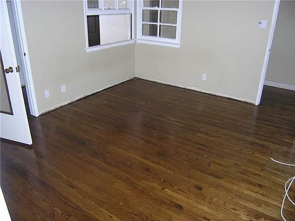 2nd image of 412 Avenue E