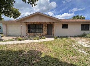 225 Sparrow Ave, Sebring, FL 33870