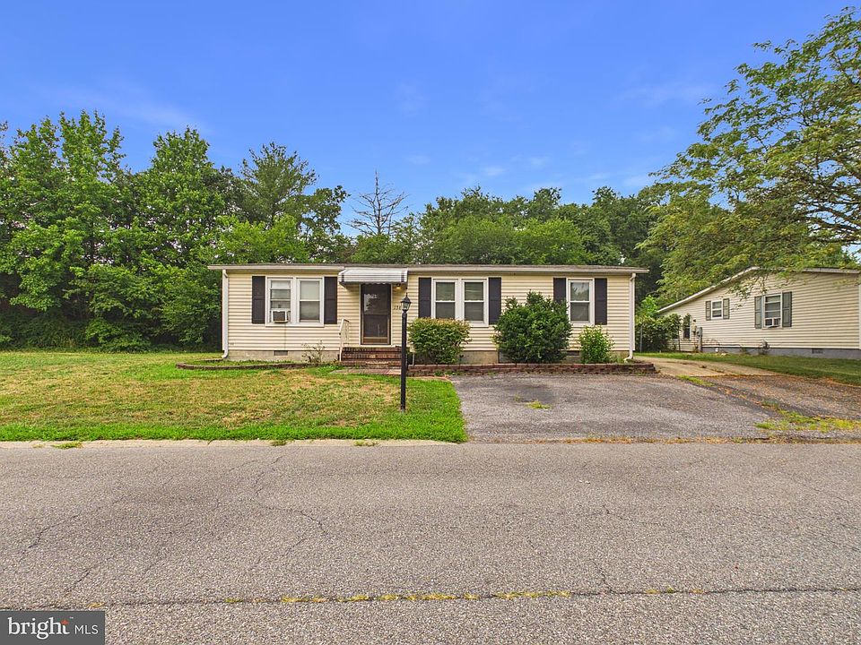 1st image of 136 Gordon Pl