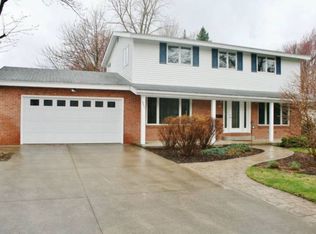5321 Bloomfield Dr, Midland, MI 48642