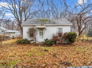 27620 Newcastle St W, Romulus, MI 48174
