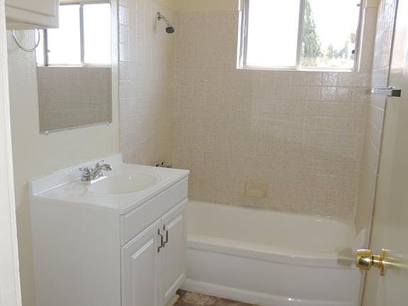 DSCN0172_576x768_05122015