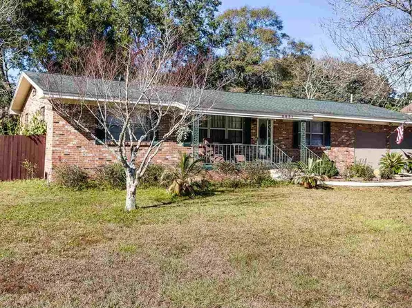 8631 Messick Dr, Pensacola, FL 32534