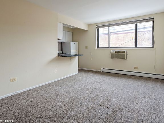 3rd image of 525 W Deming Pl APT 216