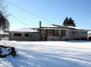 104 Edgelake Dr, Waterford, MI 48327
