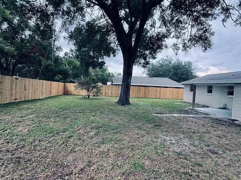 5323 Satsuma Dr — Photo 44