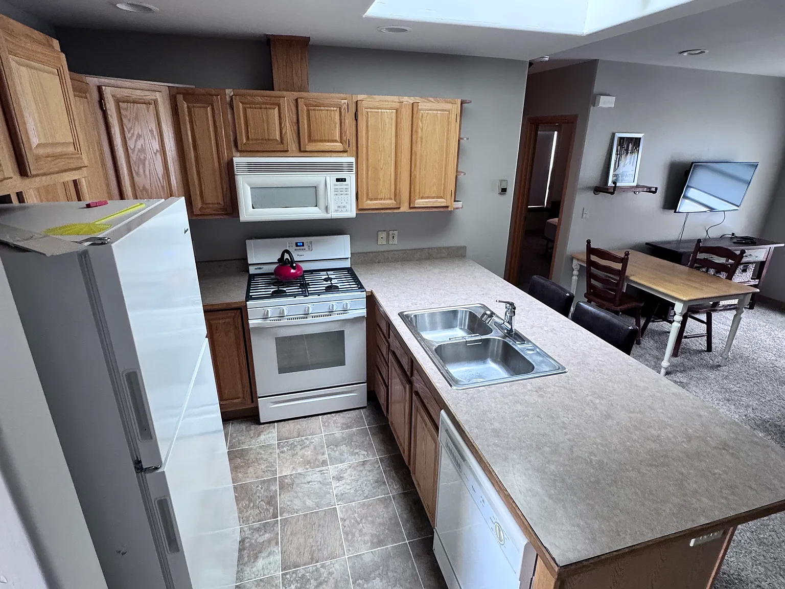 300 Belleview Ave — Photo 4
