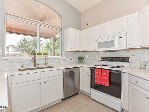 5th image of 4733 E Desert Wind Dr