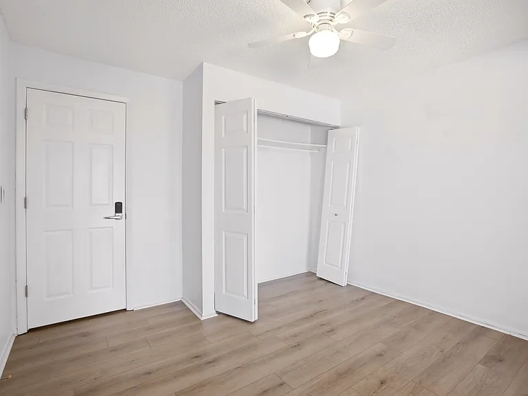 5610 Creekwood Dr — Photo 34