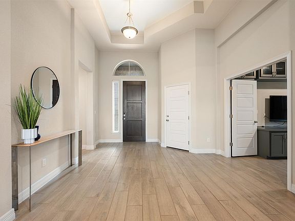 3rd image of 2501 Costera St