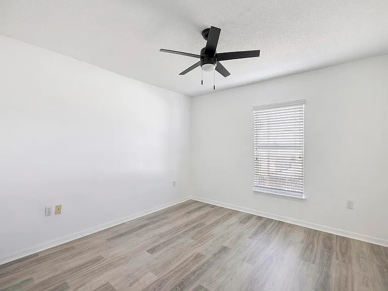 981 SW McElroy Ave — Photo 19