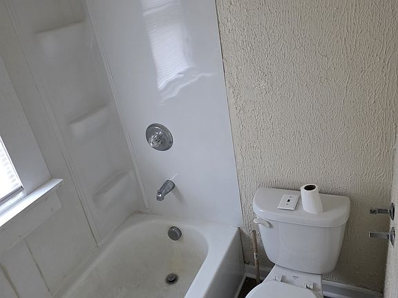 2nd image of 509 Detroit St APT 4