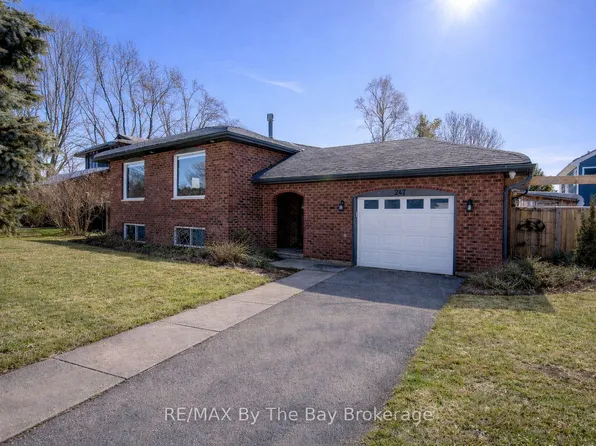 247 Simcoe St, Clearview, ON L0M 1S0