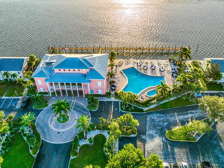 5000 Beach Dr SE — Photo 17