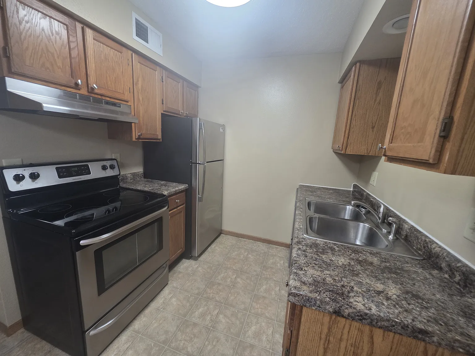 1 bed, 660 sqft, $1,045 — Photo 4