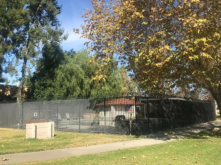 1855 Topeka Way — Photo 23