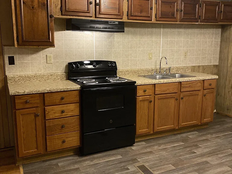 910 County Road 122 — Photo 3