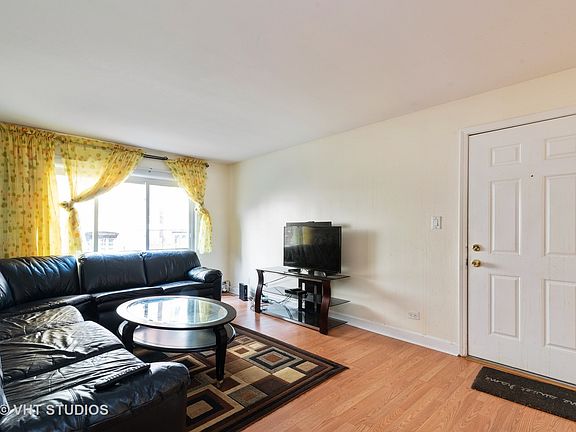 3rd image of 1645 W Farwell Ave APT 1B