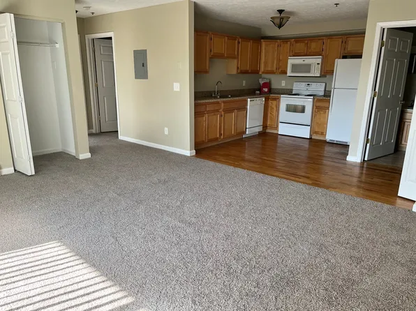 Lakepointe Apartment Homes, 9445 Chalkstone Crse #1512, Brewerton, NY 13029