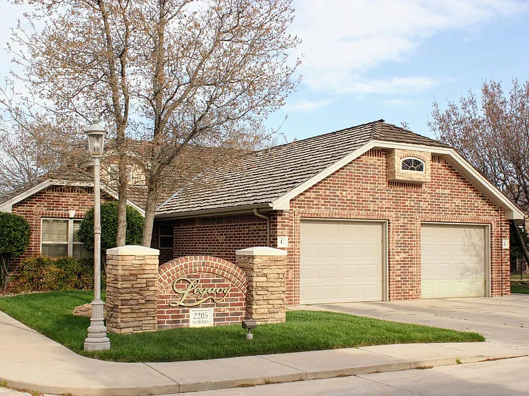 2205 N Norris St — Photo 1