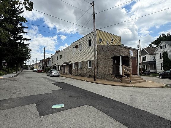 3rd image of 161 Hall Ave