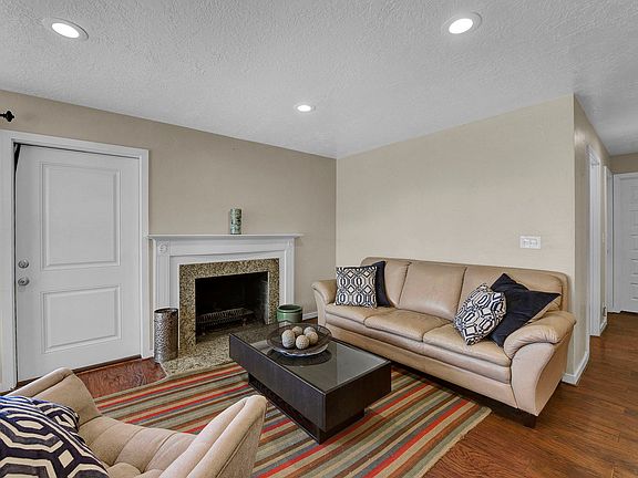 5th image of 1249 E Harrison Ave