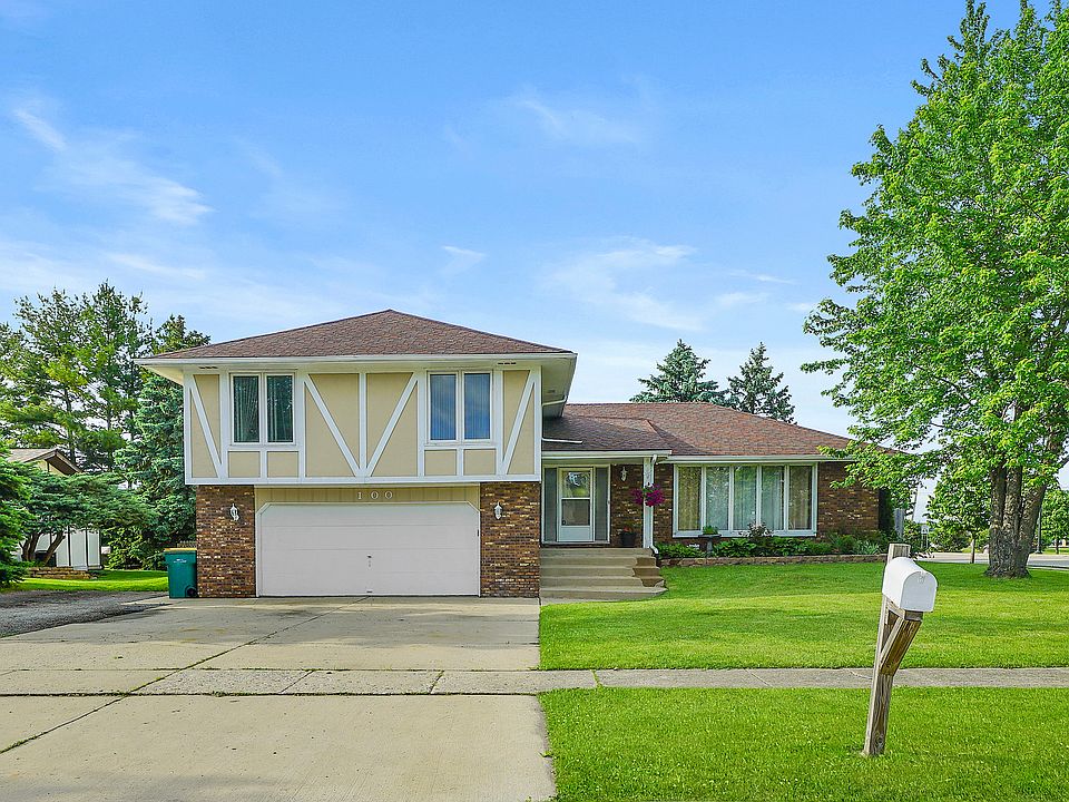 1st image of 100 Meadow Dr