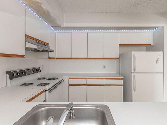 4th image of 12950 SW 4th Court #211H