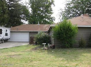 1307 Glen St, Grandview, WA