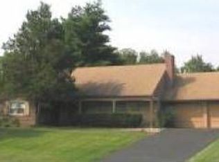 4 Webster Rd, Somerset, NJ 08873