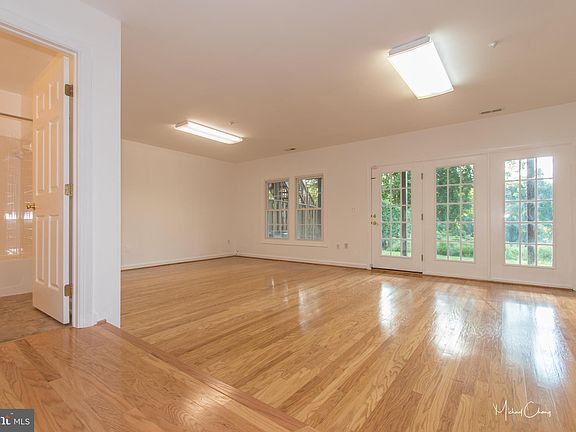 4th image of 13559 Flowerfield Dr