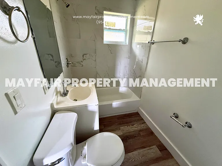 2724 NW 6th Ct #4 — Photo 9