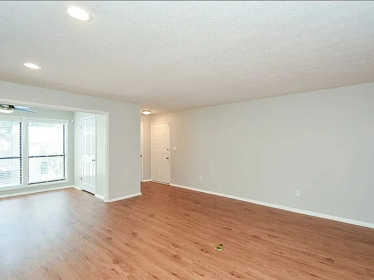 307 Park Ridge Cir #307 — Photo 10
