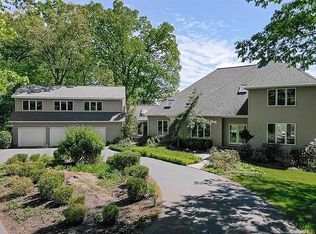 23 Stuart Dr, Bloomfield, CT 06002