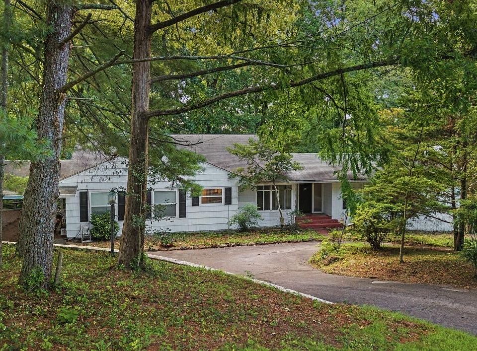 1st image of 124 Orchard Cir