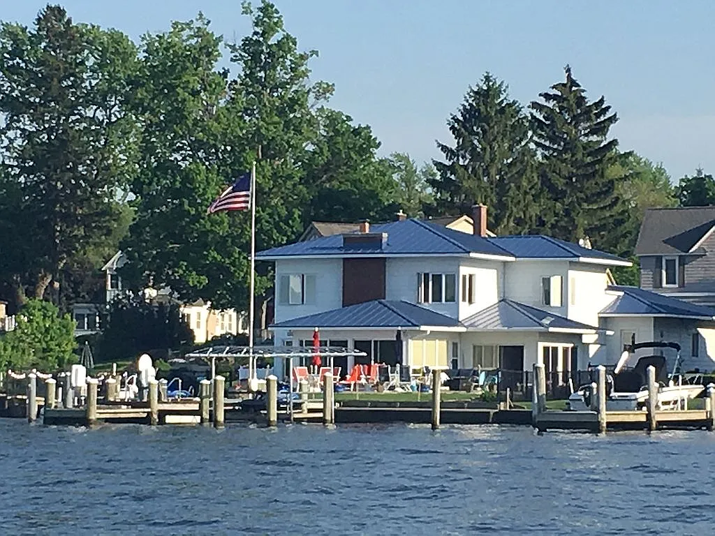 1165 Beach Dr photo 1