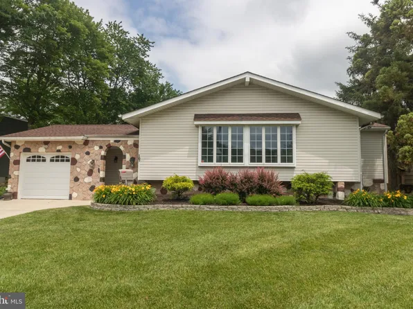 167 Canterbury Rd, Mount Laurel, NJ 08054