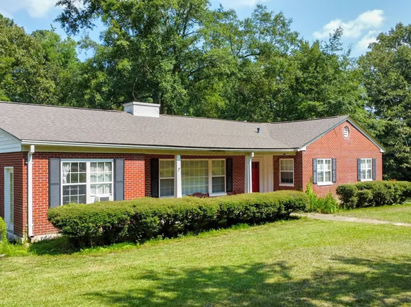 609 Circle Dr, Mendenhall, MS 39114