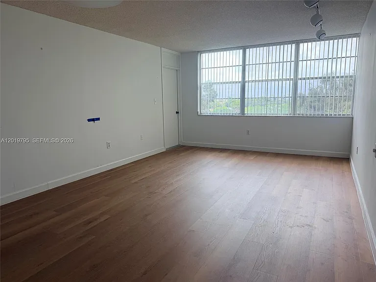 1100 Saint Charles Pl #620 — Photo 9