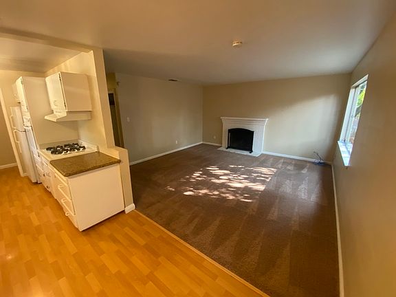 5th image of 6904 Pin Oak Ct