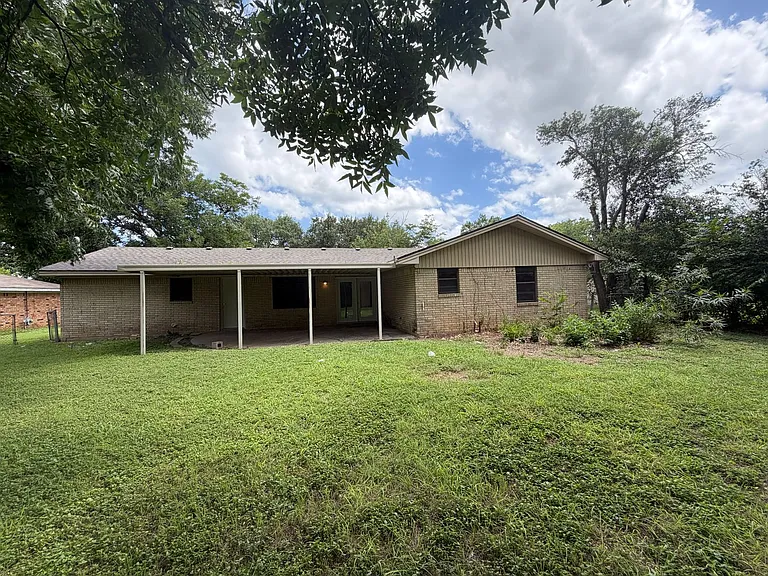 108 E Santa Anna St — Photo 10