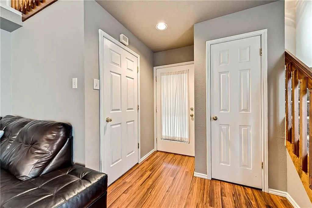 3 bed, 2.5 bath, 1687 sqft, $2,500 — Photo 1